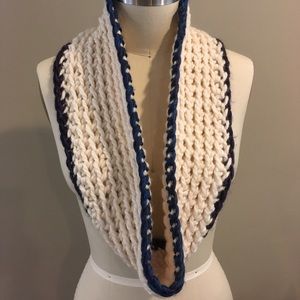 NWT “Abigail English” Chunky Infinity Scarf.